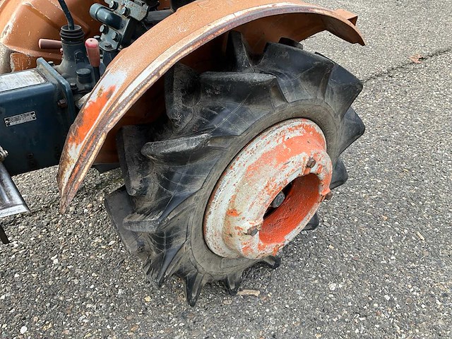 Kubota b6000 4wd minitractor - afbeelding 2 van  20