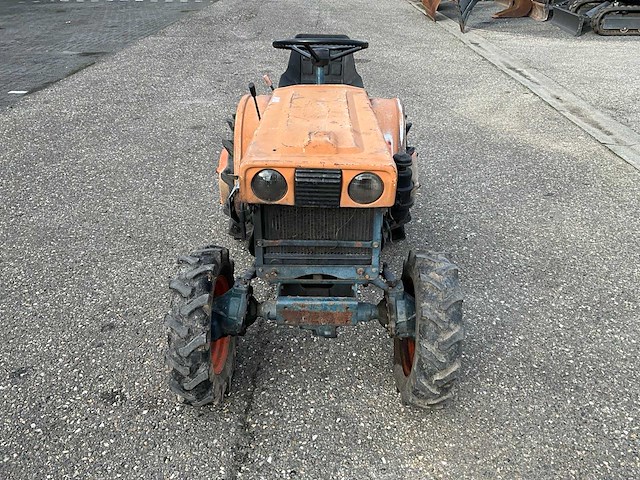 Kubota b6000 4wd minitractor - afbeelding 19 van  20