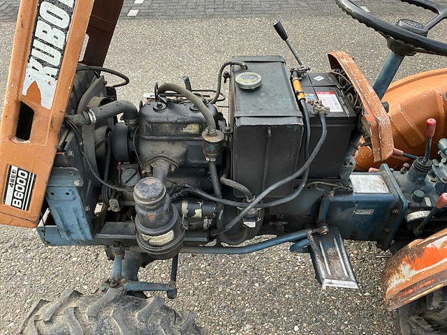 Kubota b6000 4wd minitractor - afbeelding 9 van  20
