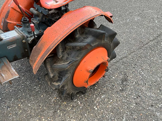 Kubota b6000 4wd minitractor - afbeelding 2 van  19