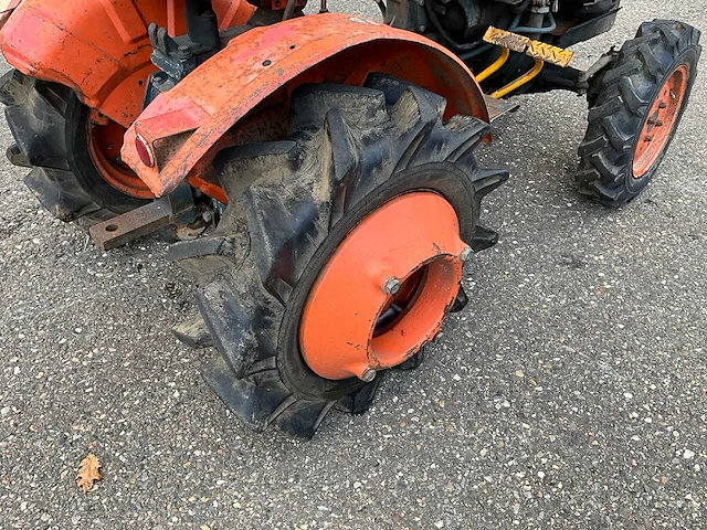 Kubota b6000 4wd minitractor - afbeelding 3 van  19