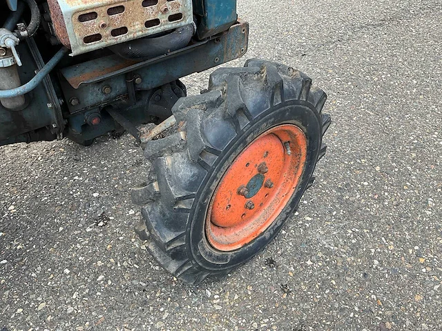 Kubota b6000 4wd minitractor - afbeelding 4 van  19