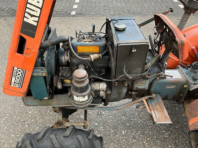 Kubota b6000 4wd minitractor - afbeelding 6 van  19