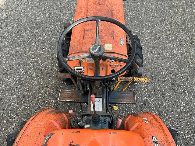 Kubota b6000 4wd minitractor - afbeelding 7 van  19