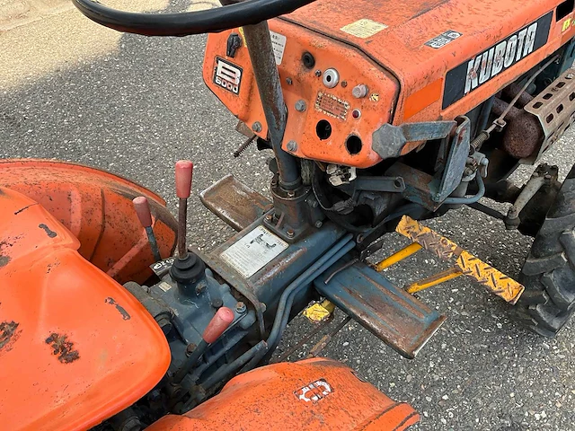 Kubota b6000 4wd minitractor - afbeelding 8 van  19
