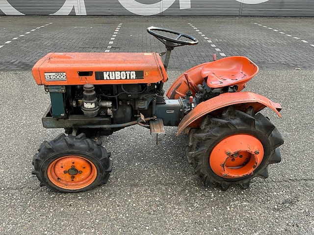 Kubota b6000 4wd minitractor - afbeelding 12 van  19
