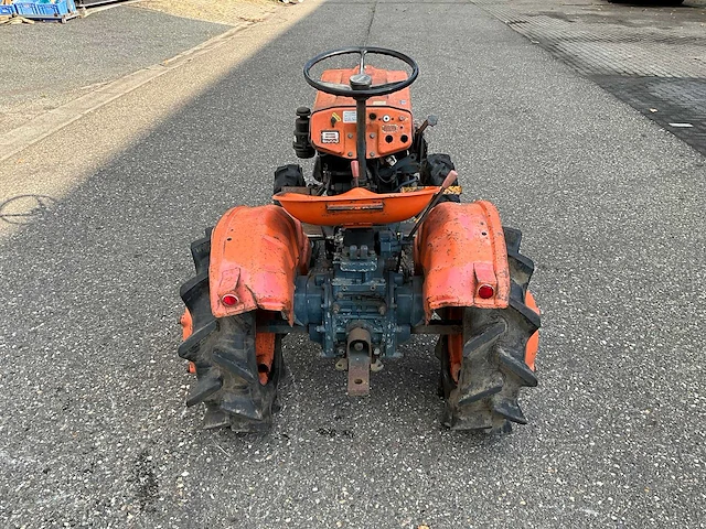 Kubota b6000 4wd minitractor - afbeelding 14 van  19