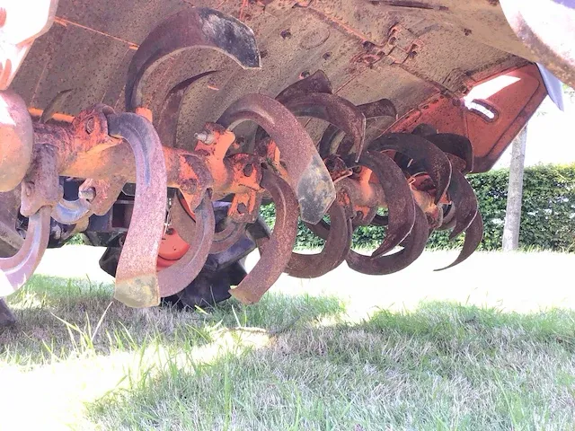Kubota b6001 minitractor - afbeelding 2 van  18