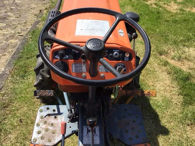 Kubota b6001 minitractor - afbeelding 4 van  18