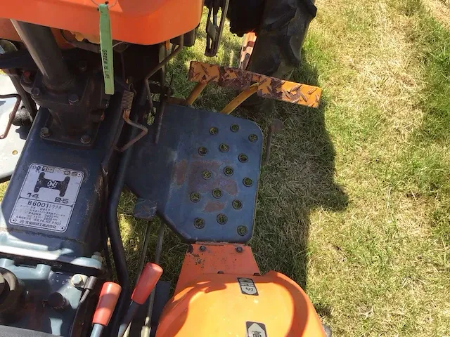 Kubota b6001 minitractor - afbeelding 6 van  18