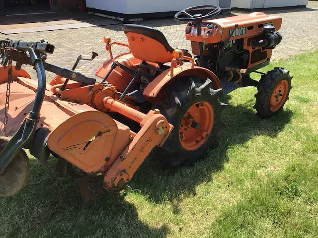 Kubota b6001 minitractor - afbeelding 14 van  18
