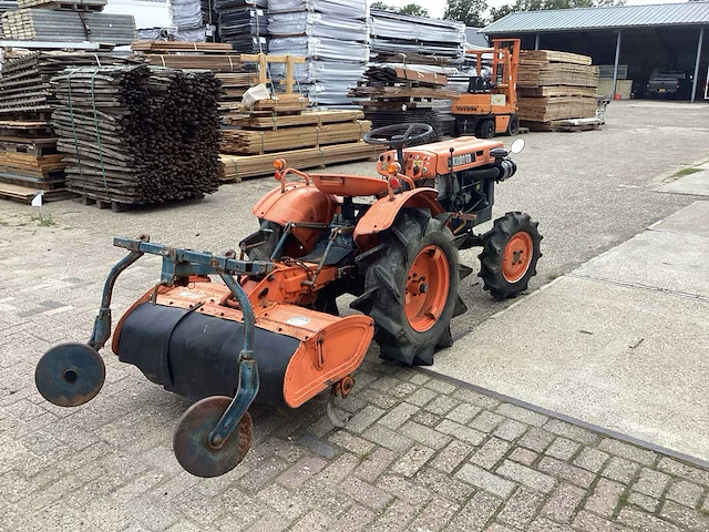 Kubota b7000 minitractor - afbeelding 8 van  14