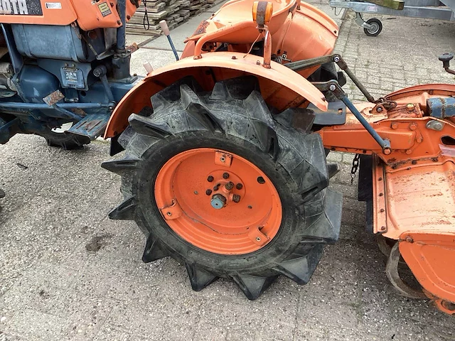 Kubota b7000 minitractor - afbeelding 10 van  14