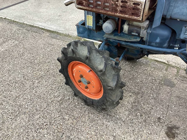 Kubota b7000 minitractor - afbeelding 11 van  14