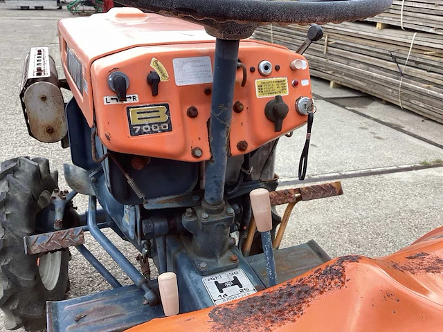 Kubota b7000 minitractor - afbeelding 13 van  14