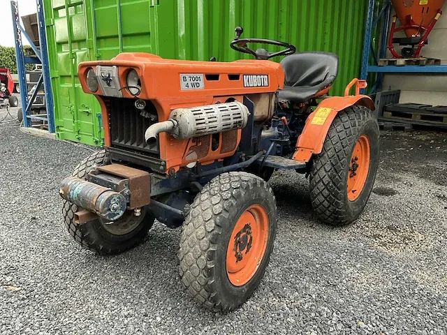 Kubota b7001 4x4 minitractor - afbeelding 1 van  16