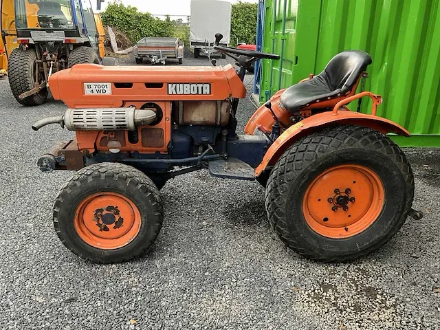 Kubota b7001 4x4 minitractor - afbeelding 9 van  16