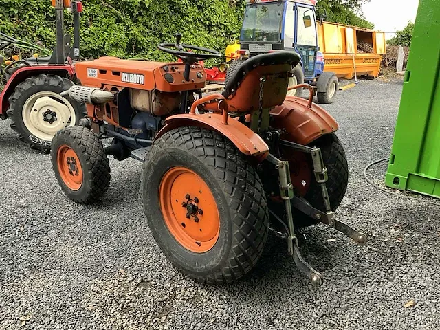 Kubota b7001 4x4 minitractor - afbeelding 10 van  16