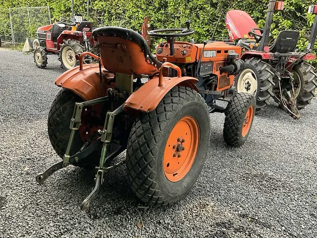 Kubota b7001 4x4 minitractor - afbeelding 12 van  16