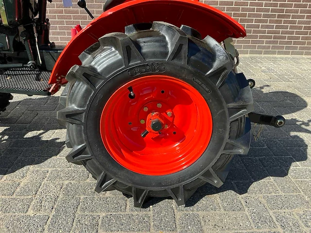 Kubota b7001 minitractor - afbeelding 11 van  24