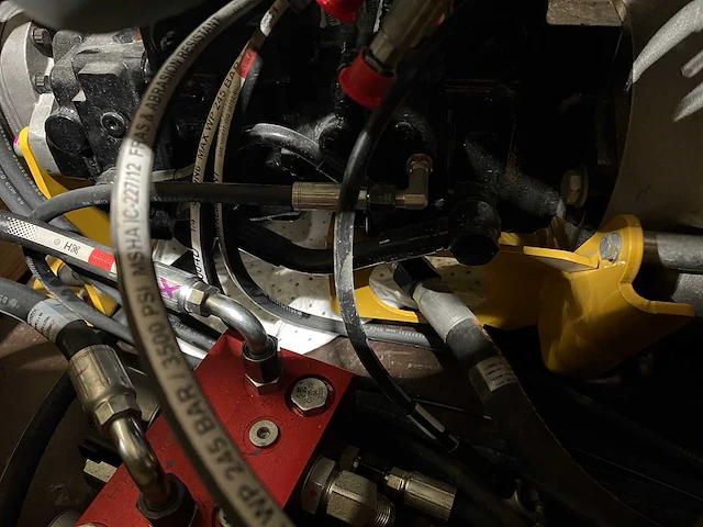 Kubota d902-e3b motor met hydrauliek assemblage (2x) - afbeelding 9 van  10