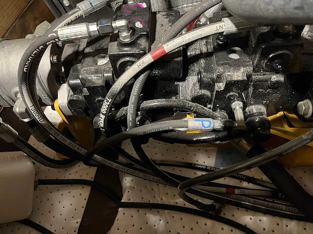 Kubota d902-e3b motor met hydrauliek assemblage (2x) - afbeelding 6 van  9
