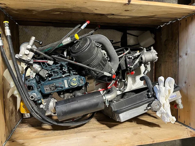 Kubota d902-e3b motor met hydrauliek assemblage (2x) - afbeelding 3 van  9