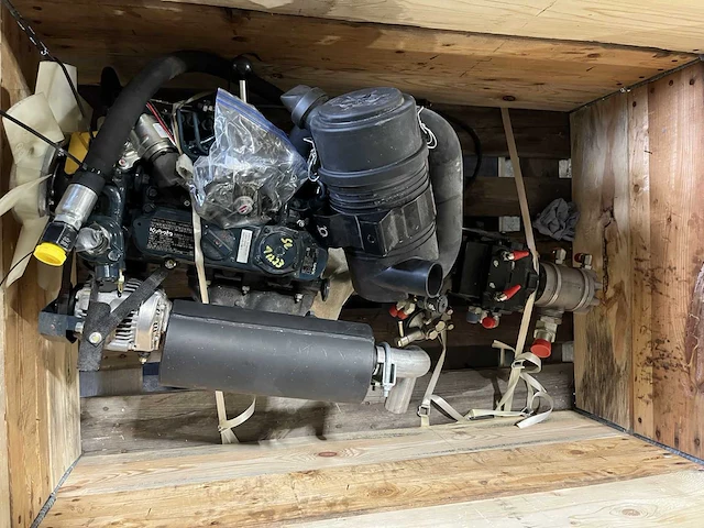 Kubota d902-e3b motor met hydrauliek assemblage (2x) - afbeelding 4 van  9