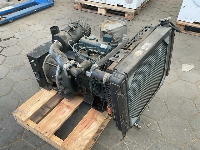 Kubota d905 dieselmotor - afbeelding 1 van  5