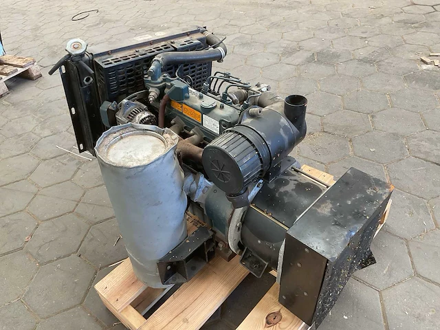 Kubota d905 dieselmotor - afbeelding 3 van  5