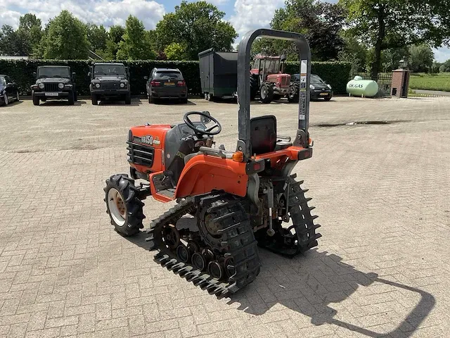 Kubota gb150 halftrack rupsbandtractor - afbeelding 18 van  21