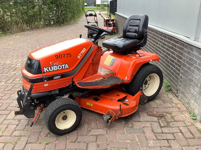 Kubota gt750 zitmaaier - afbeelding 3 van  9