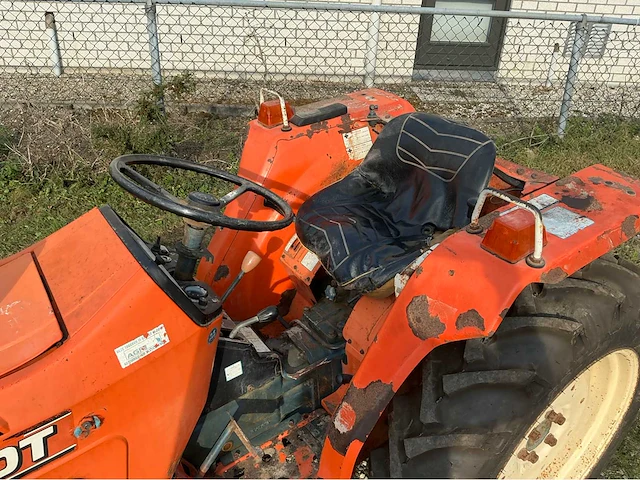 Kubota l2202dt minitractor - afbeelding 2 van  23