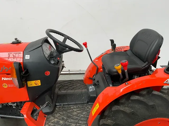 Kubota neostar a211n kubota neostar a211n tractor 4wd - afbeelding 13 van  18
