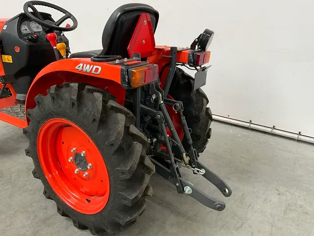 Kubota neostar a211n kubota neostar a211n tractor 4wd - afbeelding 14 van  18