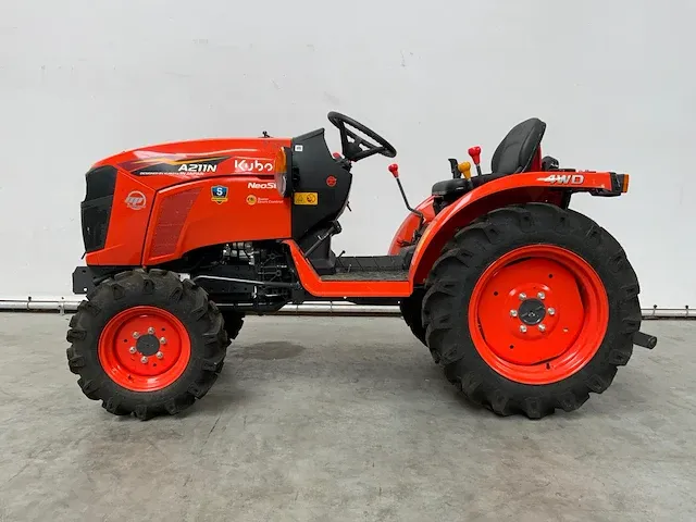 Kubota neostar a211n kubota neostar a211n tractor 4wd - afbeelding 11 van  18
