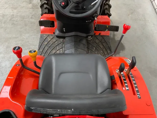 Kubota neostar a211n kubota neostar a211n tractor 4wd - afbeelding 15 van  18
