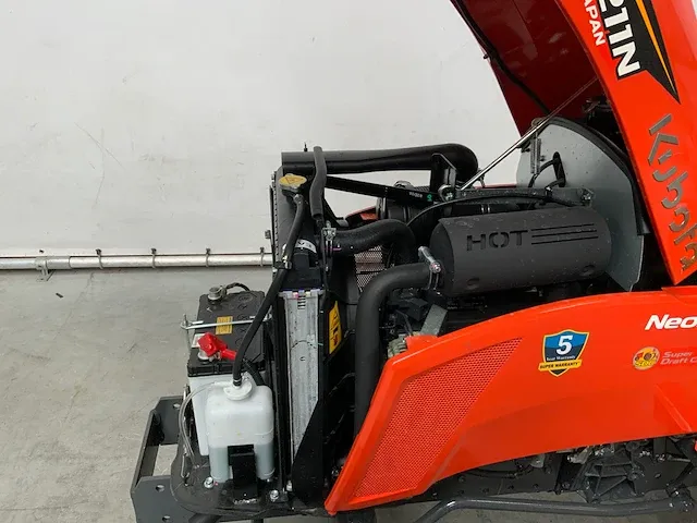 Kubota neostar a211n tractor 4wd - afbeelding 6 van  18
