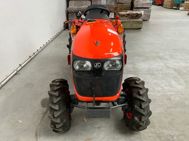 Kubota neostar a211n tractor 4wd - afbeelding 12 van  18