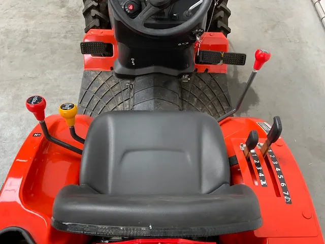 Kubota neostar a211n tractor 4wd - afbeelding 15 van  18