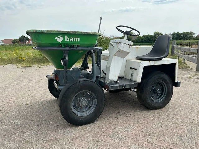Kubota spreader kunstmeststrooier - afbeelding 1 van  15