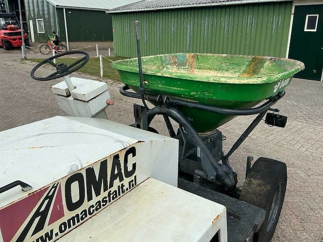 Kubota spreader kunstmeststrooier - afbeelding 12 van  15