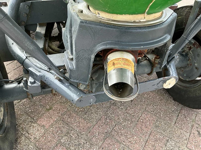 Kubota spreader kunstmeststrooier - afbeelding 14 van  15