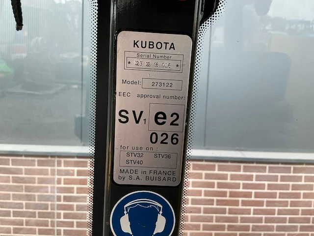 Kubota trekker met veeg- en zuiginstallatie - afbeelding 7 van  49