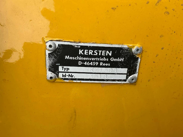 Kubota trekker met veeg- en zuiginstallatie - afbeelding 22 van  49