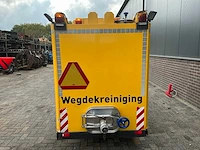 Kubota trekker met veeg- en zuiginstallatie - afbeelding 29 van  49