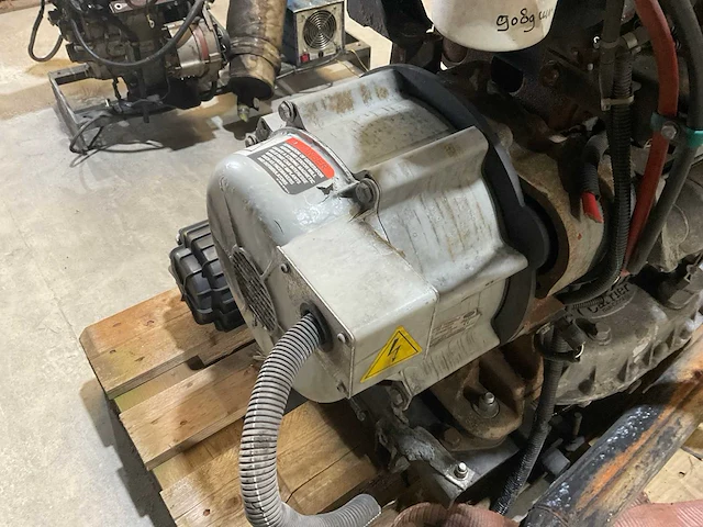 Kubota v2203-di-es06 dieselmotor - afbeelding 5 van  7