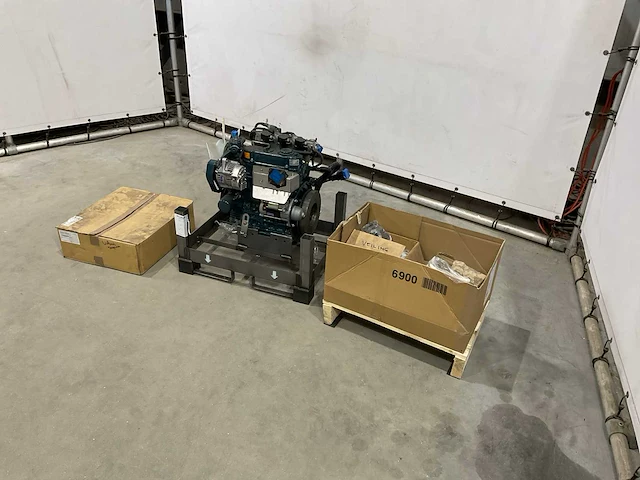 Kubota wg972-g-ef01 3 cilinder motorblok - afbeelding 1 van  22