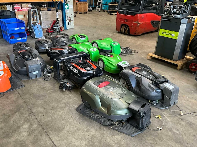 Kubota/viking/husqvarna robotmaaier (12x) - afbeelding 3 van  9