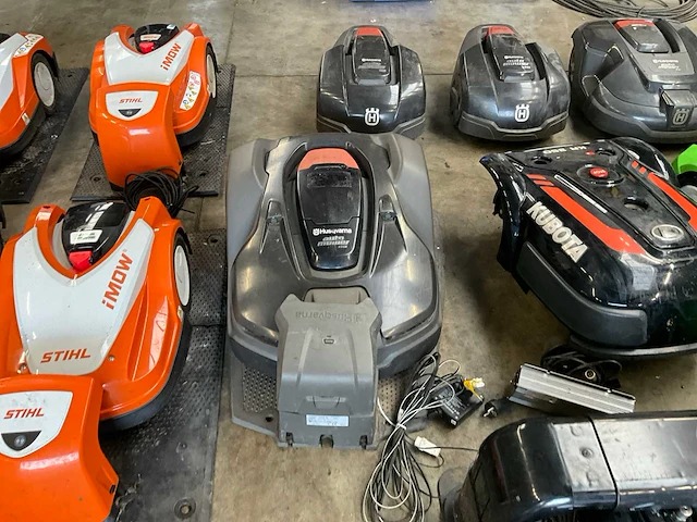 Kubota/viking/husqvarna robotmaaier (12x) - afbeelding 4 van  9